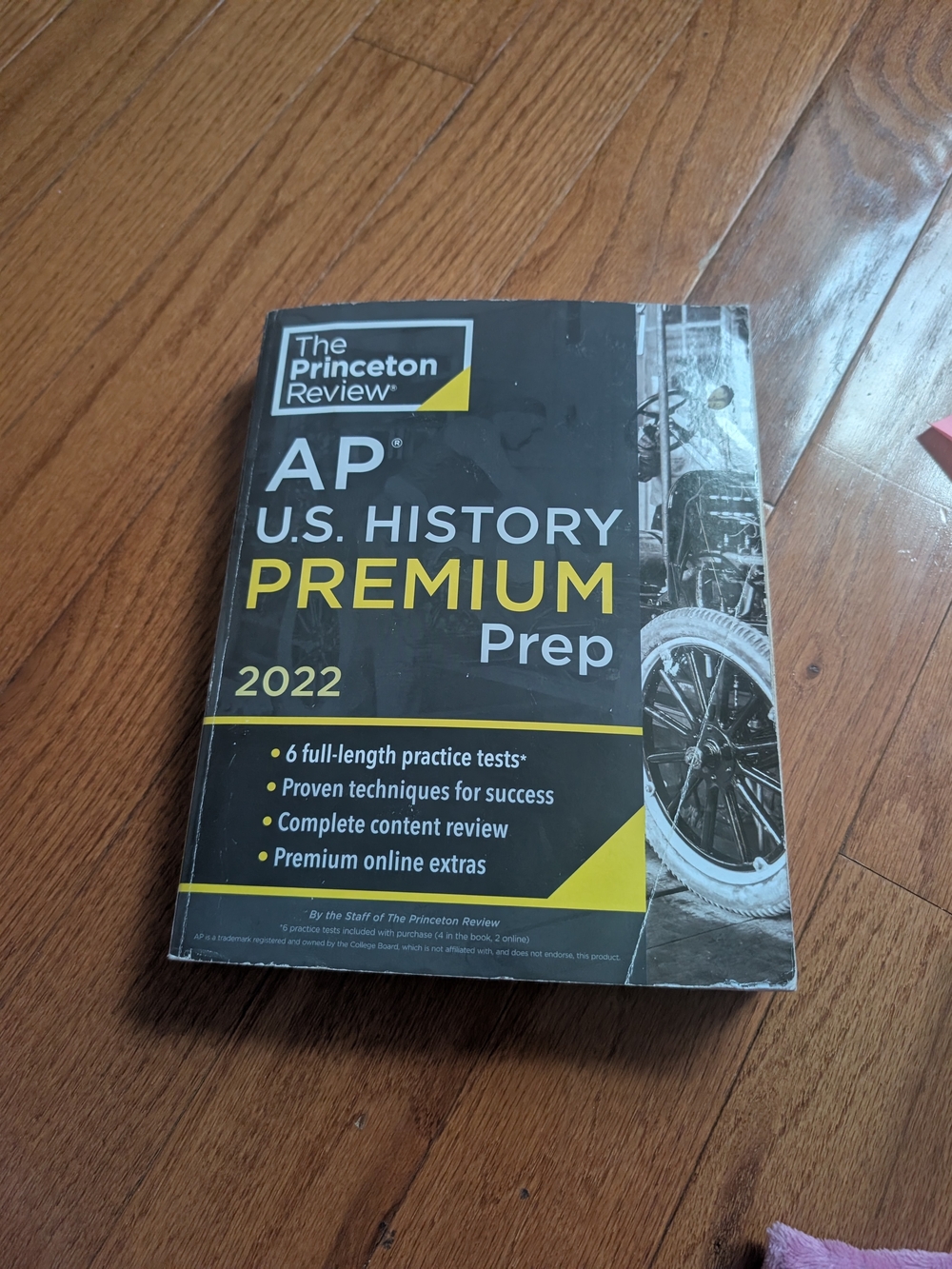 AP U.S. History Premium Prep 2022 - Black & Yellow